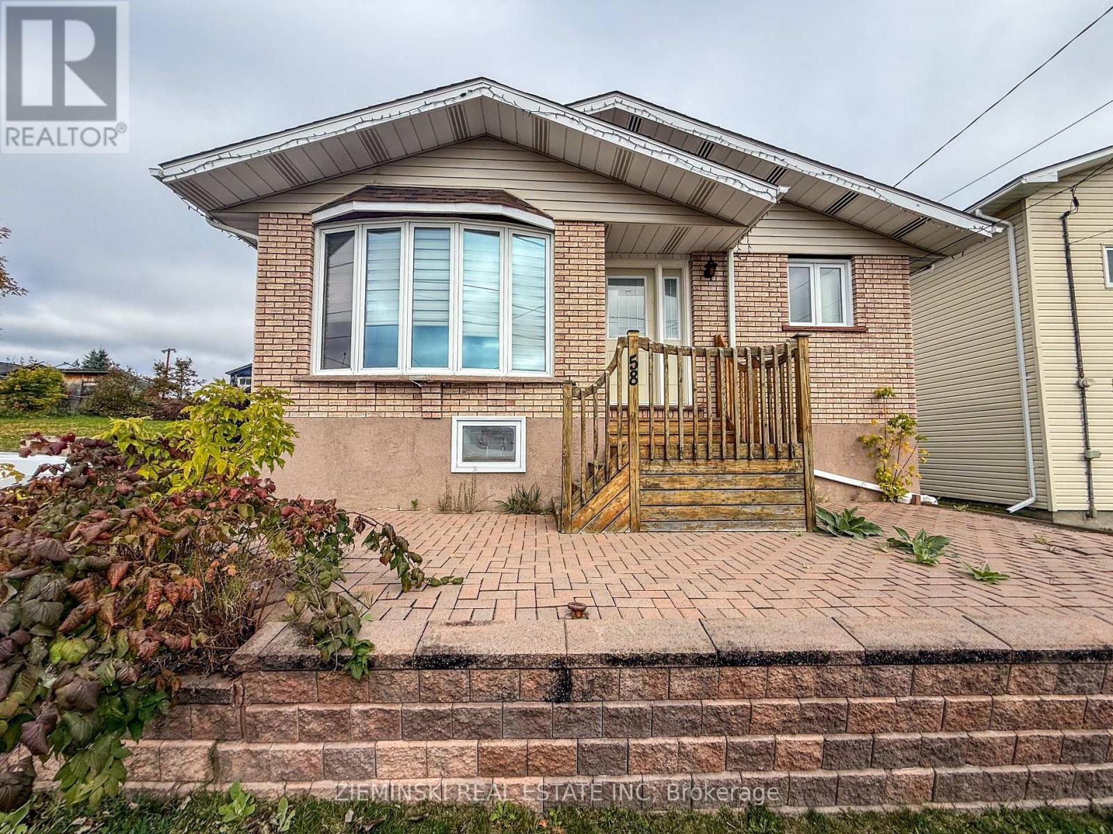 58 Marion Street, Iroquois Falls, Ontario  P0K 1G0 - Photo 1 - T12449420