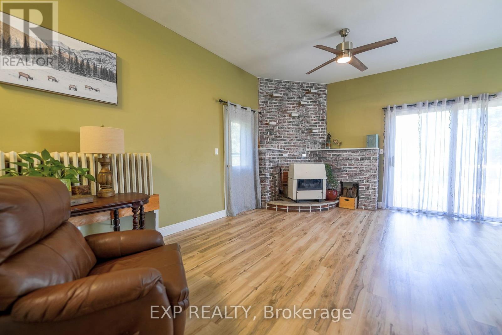 940 Hutchinson Road, Haldimand, Ontario  N0A 1K0 - Photo 11 - X12448314