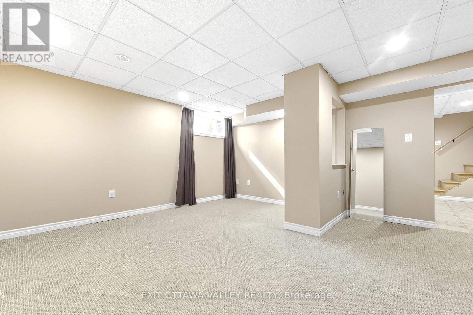 85 Frontenac Crescent, Deep River, Ontario  K0J 1P0 - Photo 24 - X12449383