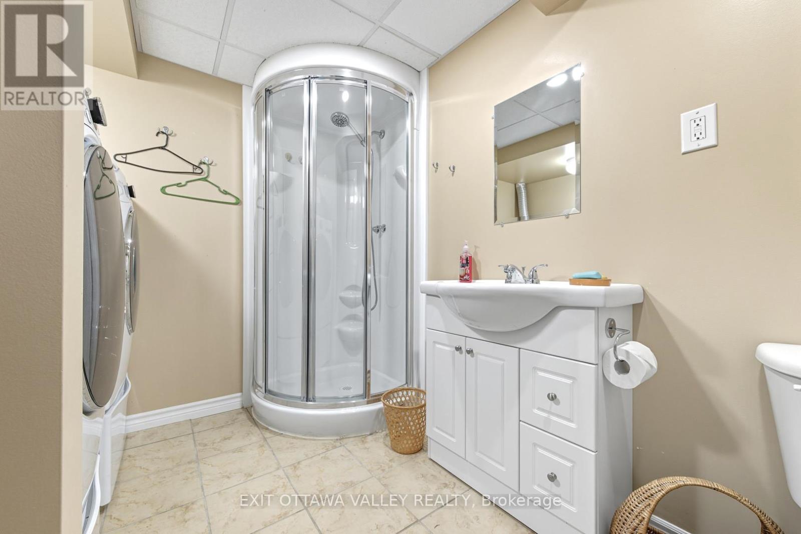 85 Frontenac Crescent, Deep River, Ontario  K0J 1P0 - Photo 26 - X12449383
