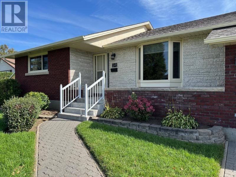 408 Shamrock Cres, Thunder Bay, Ontario  P7E 2S3 - Photo 2 - TB253094