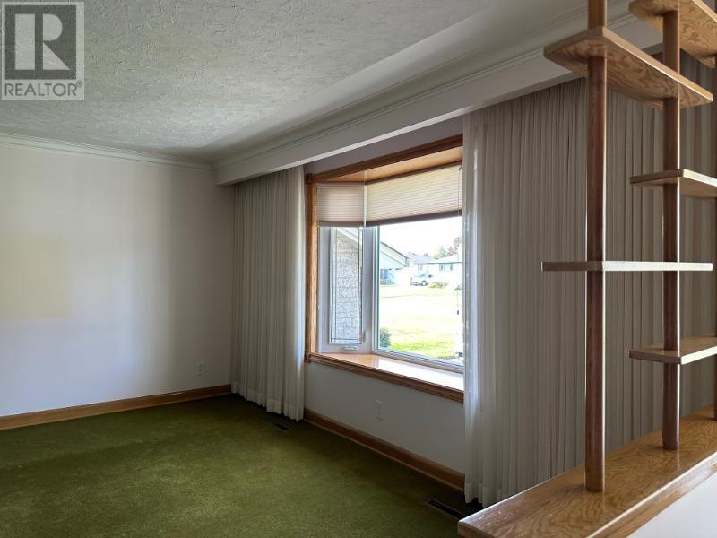 408 Shamrock Cres, Thunder Bay, Ontario  P7E 2S3 - Photo 4 - TB253094