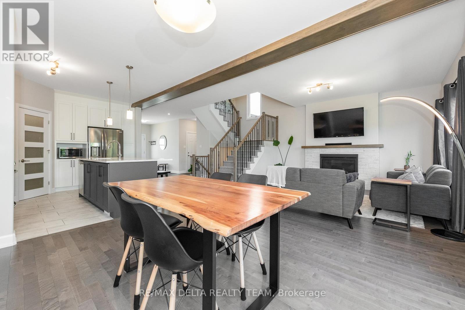 688 Geneva Crescent, Russell, Ontario  K0A 1W0 - Photo 18 - X12449379