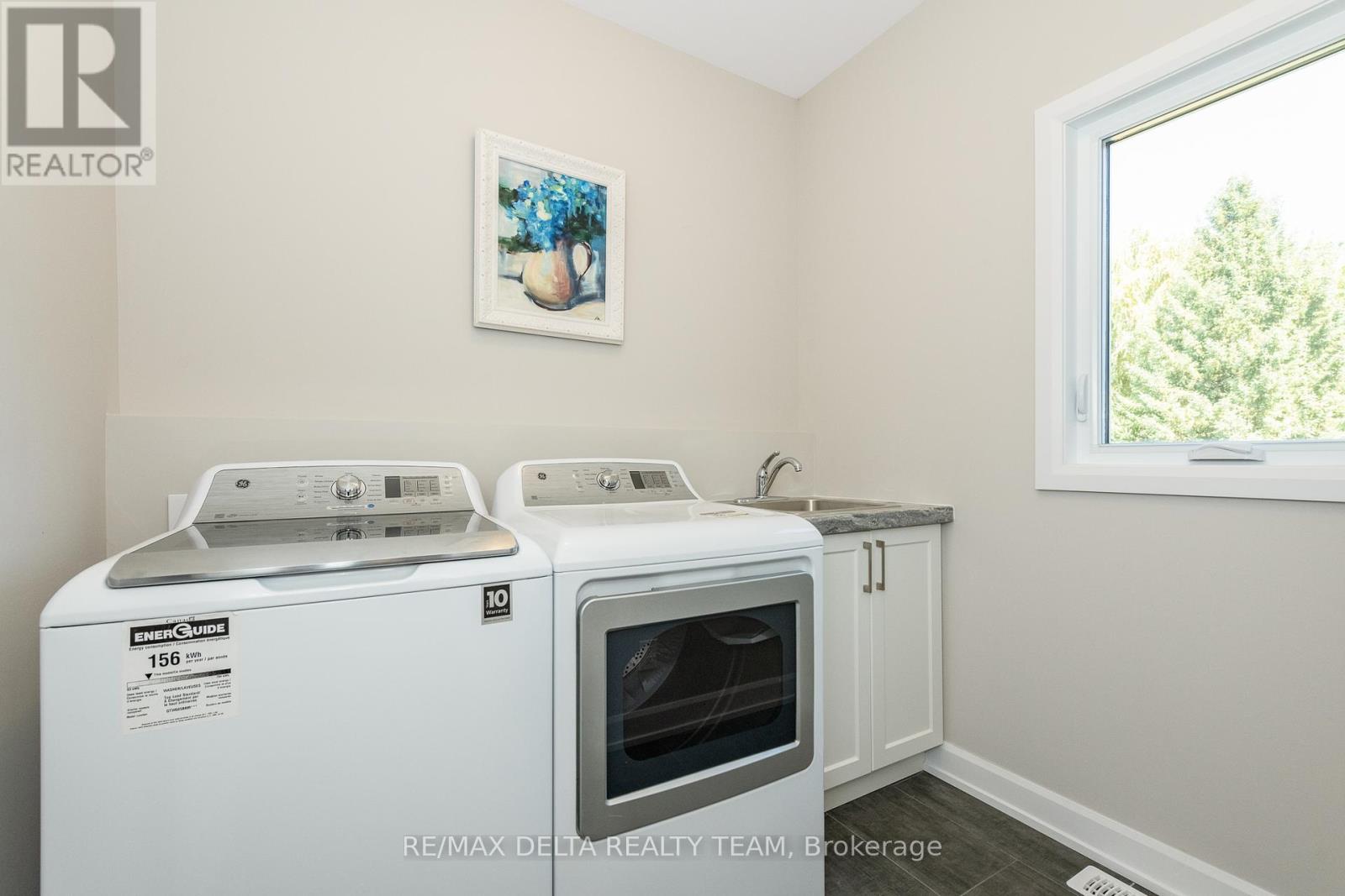 688 Geneva Crescent, Russell, Ontario  K0A 1W0 - Photo 8 - X12449379