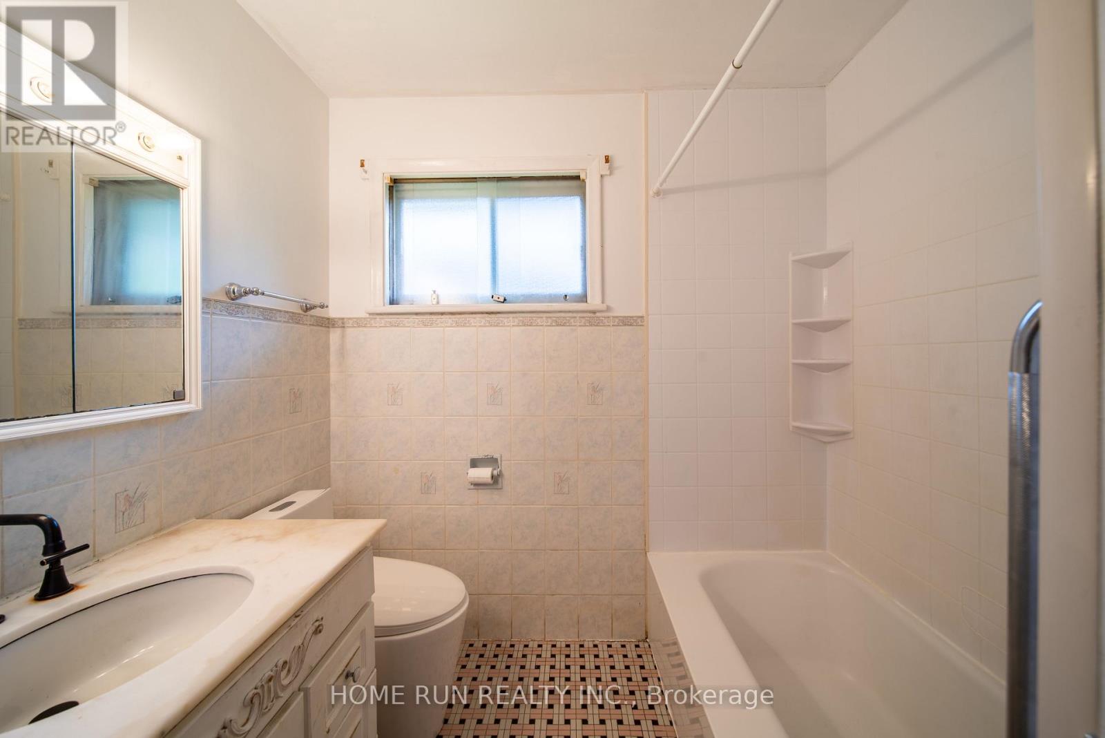 533 Browning Avenue, Ottawa, Ontario  K1G 0T3 - Photo 11 - X12449444