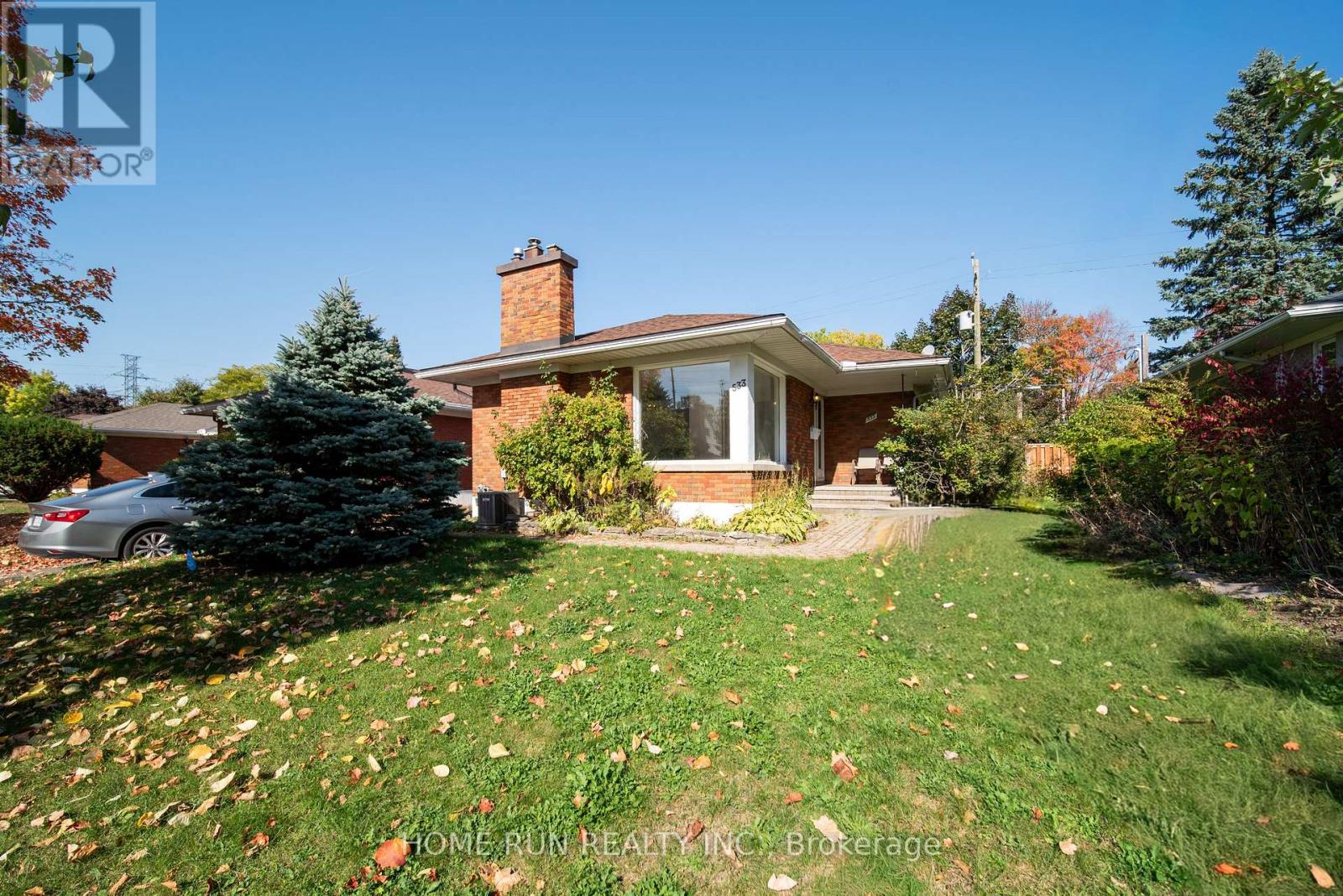 533 Browning Avenue, Ottawa, Ontario  K1G 0T3 - Photo 2 - X12449444