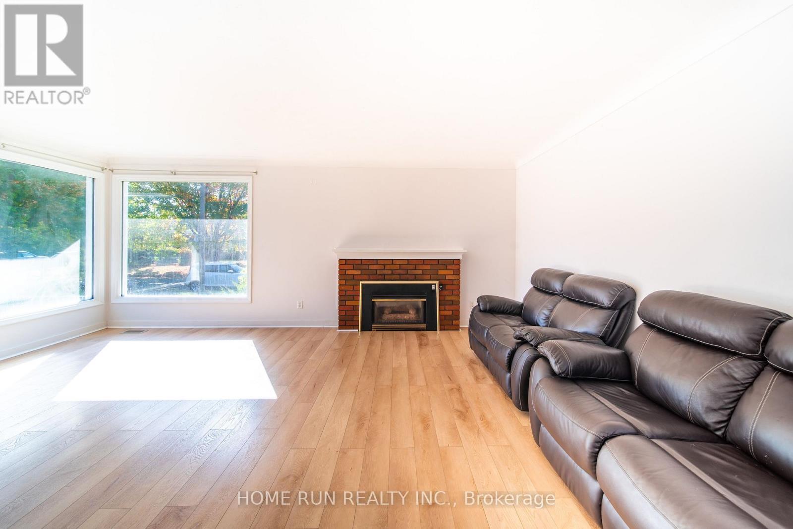 533 Browning Avenue, Ottawa, Ontario  K1G 0T3 - Photo 5 - X12449444