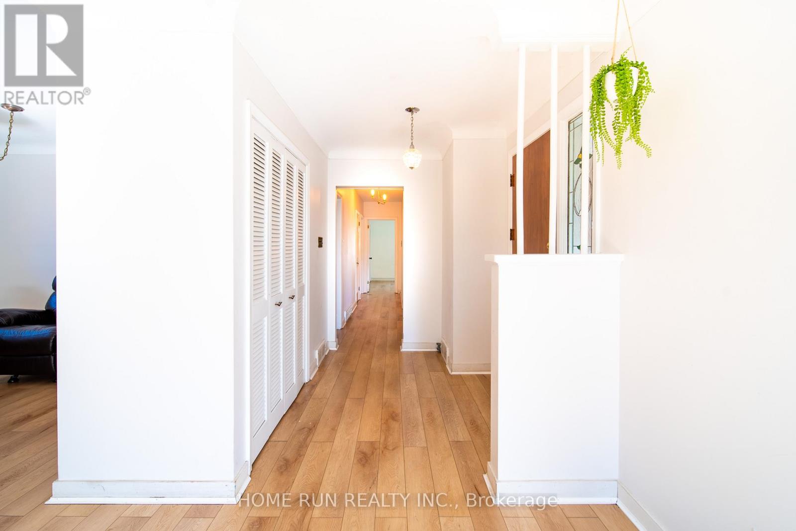 533 Browning Avenue, Ottawa, Ontario  K1G 0T3 - Photo 6 - X12449444