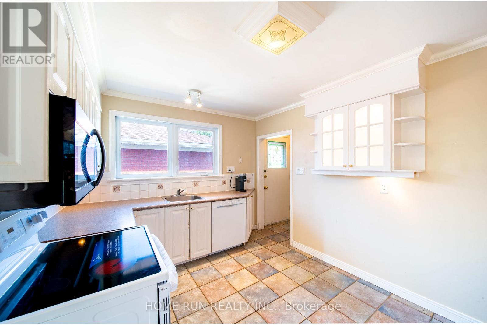 533 Browning Avenue, Ottawa, Ontario  K1G 0T3 - Photo 8 - X12449444