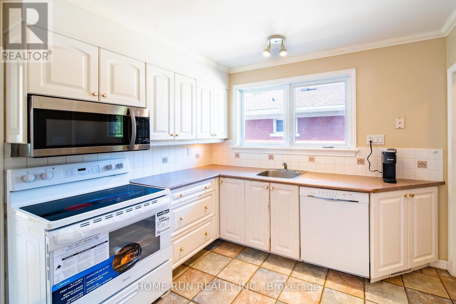 533 Browning Avenue, Ottawa, Ontario  K1G 0T3 - Photo 9 - X12449444