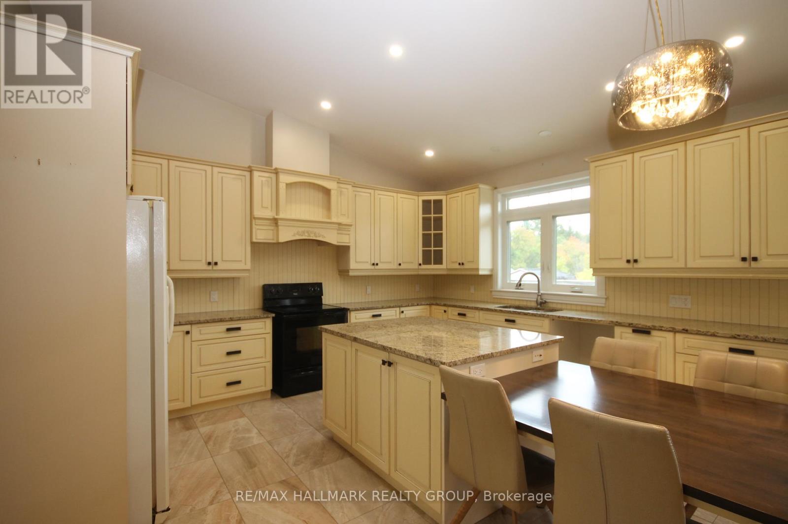 4 Mineview Road, Whitewater Region, Ontario  K0J 1Y0 - Photo 3 - X12449448