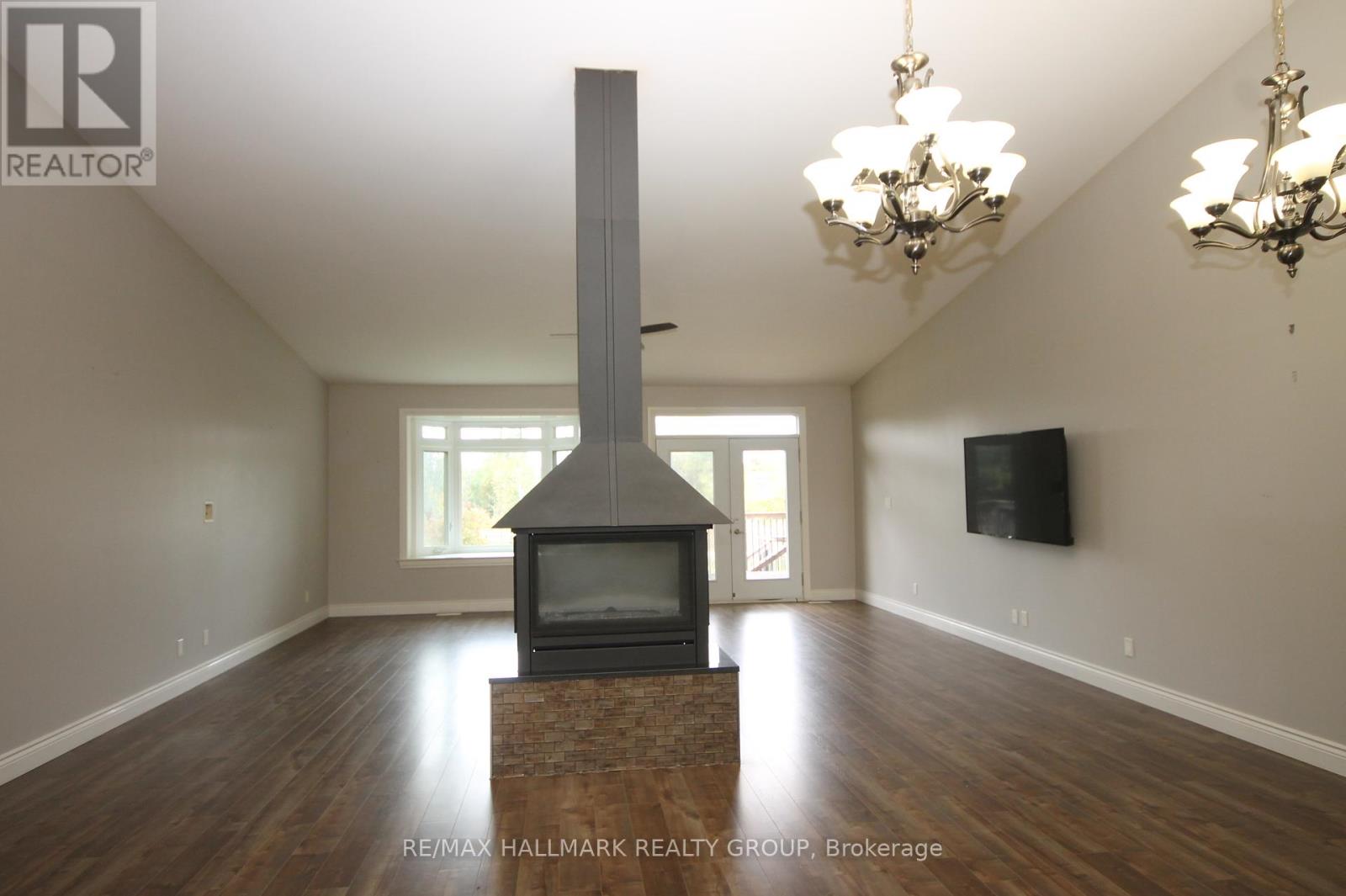 4 Mineview Road, Whitewater Region, Ontario  K0J 1Y0 - Photo 7 - X12449448