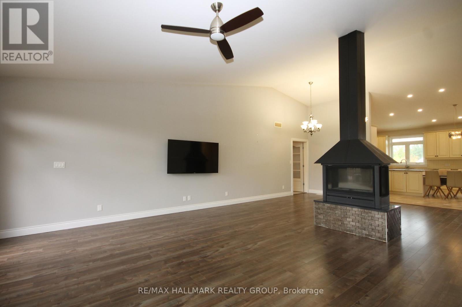 4 Mineview Road, Whitewater Region, Ontario  K0J 1Y0 - Photo 8 - X12449448