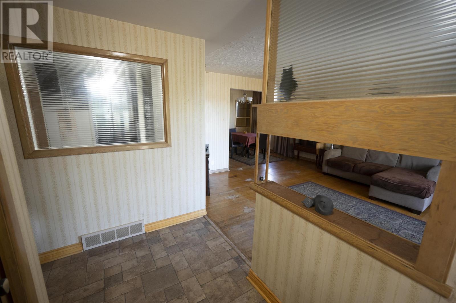 116 Riverview Drive, Thunder Bay, Ontario  P7C 1R4 - Photo 3 - TB253162