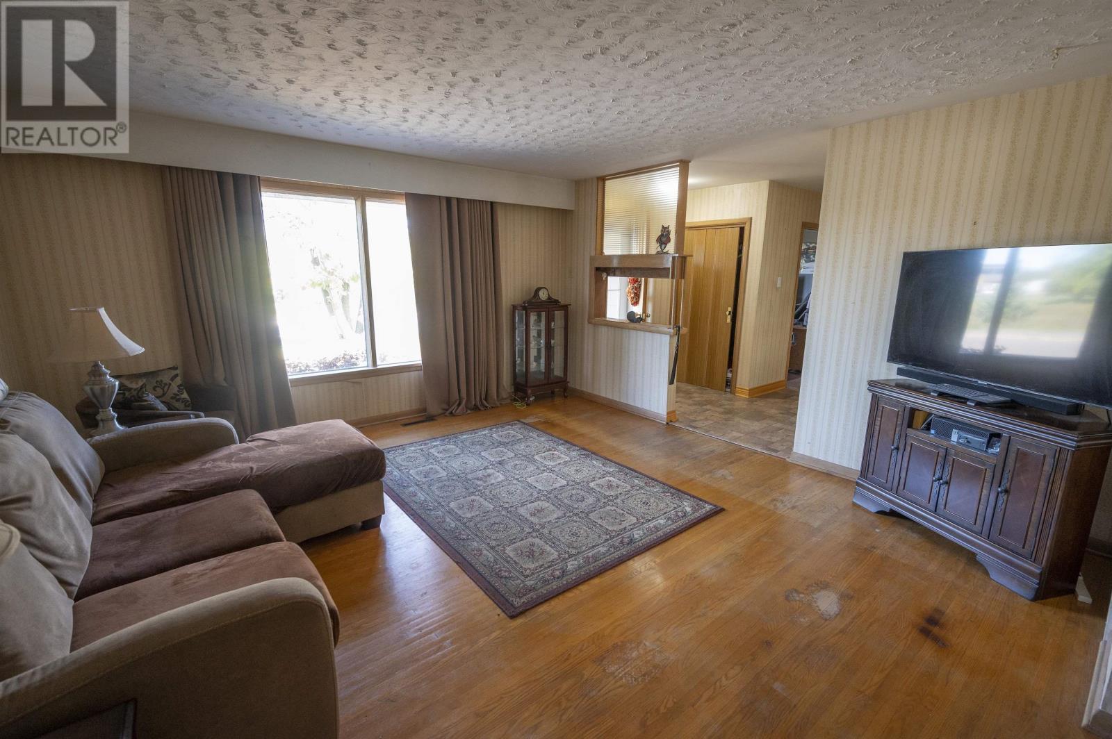 116 Riverview Drive, Thunder Bay, Ontario  P7C 1R4 - Photo 4 - TB253162