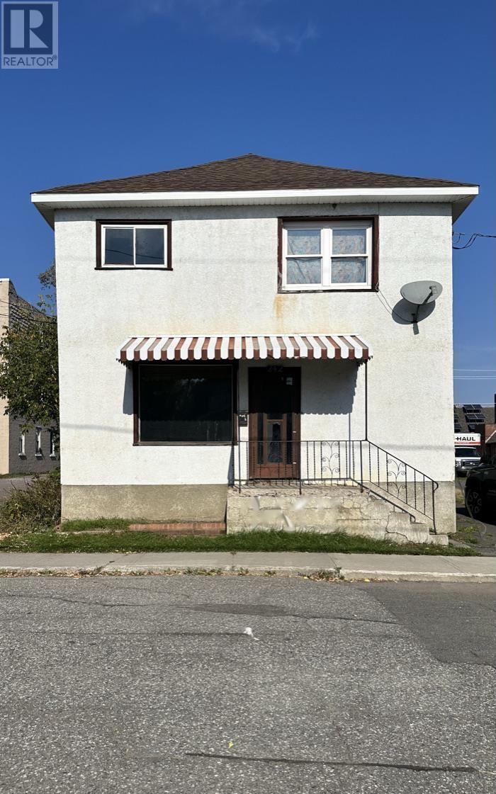 242 Ambrose Street, Thunder Bay, Ontario  P7B 1L4 - Photo 1 - TB253163