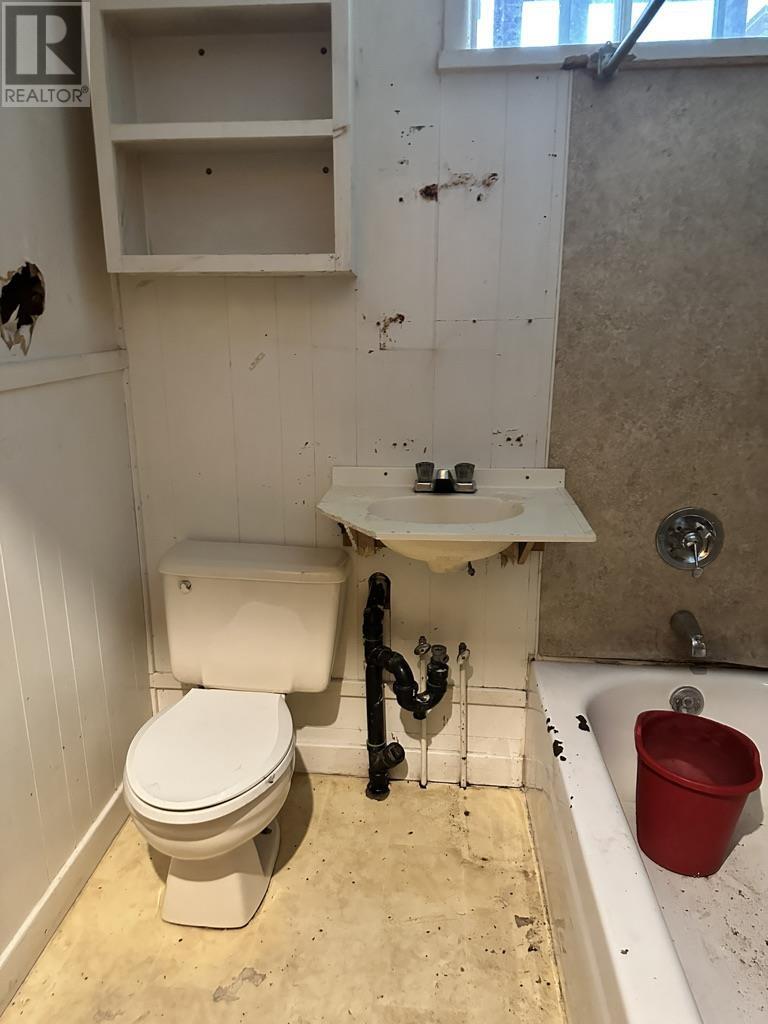 242 Ambrose Street, Thunder Bay, Ontario  P7B 1L4 - Photo 10 - TB253163