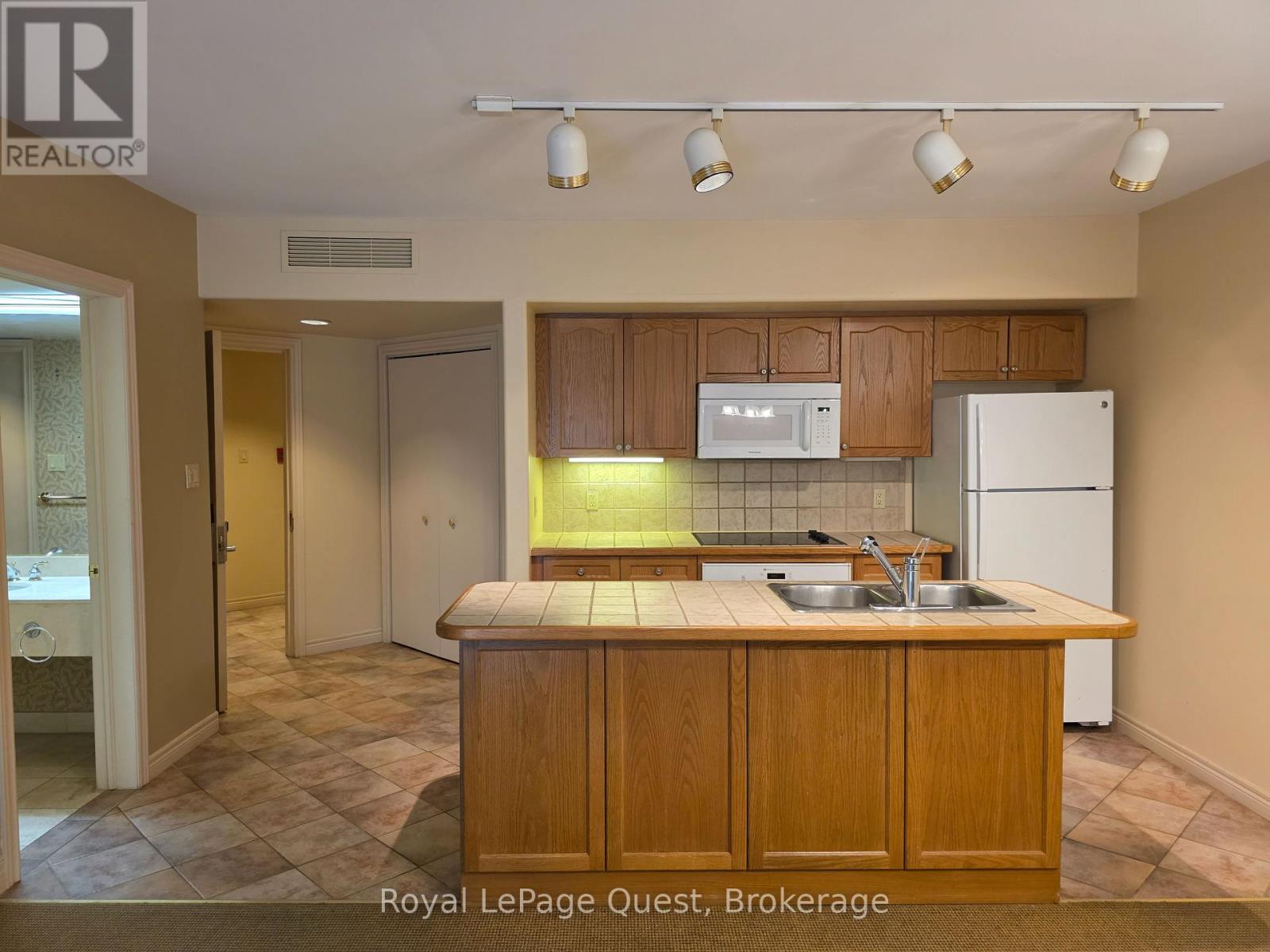 2316 - 90 Highland Drive, Oro-Medonte (Horseshoe Valley), Ontario  L0L 2L0 - Photo 8 - S12449356