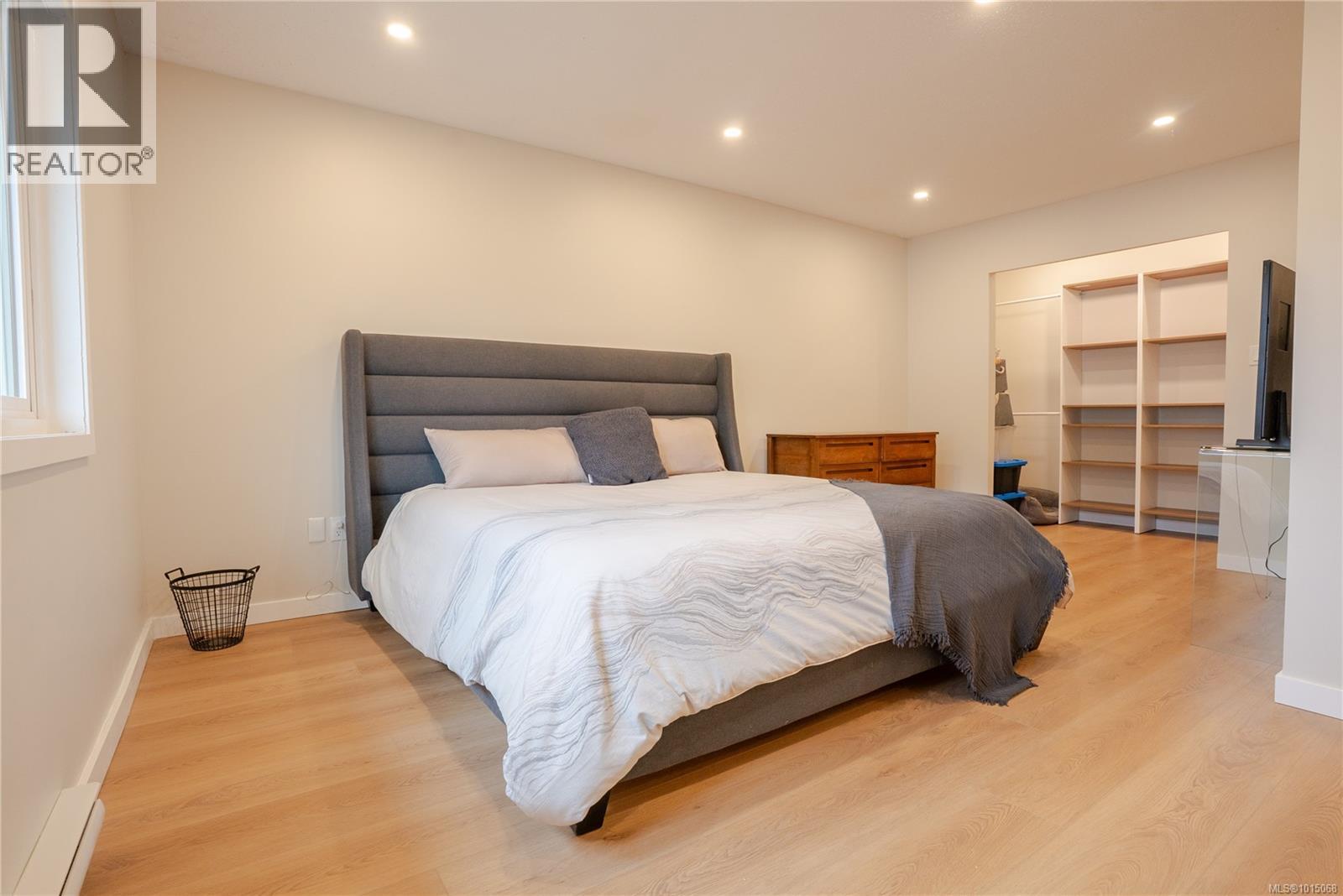 3909 Blenkinsop Rd, Saanich, British Columbia  V8P 3P2 - Photo 24 - 1015068