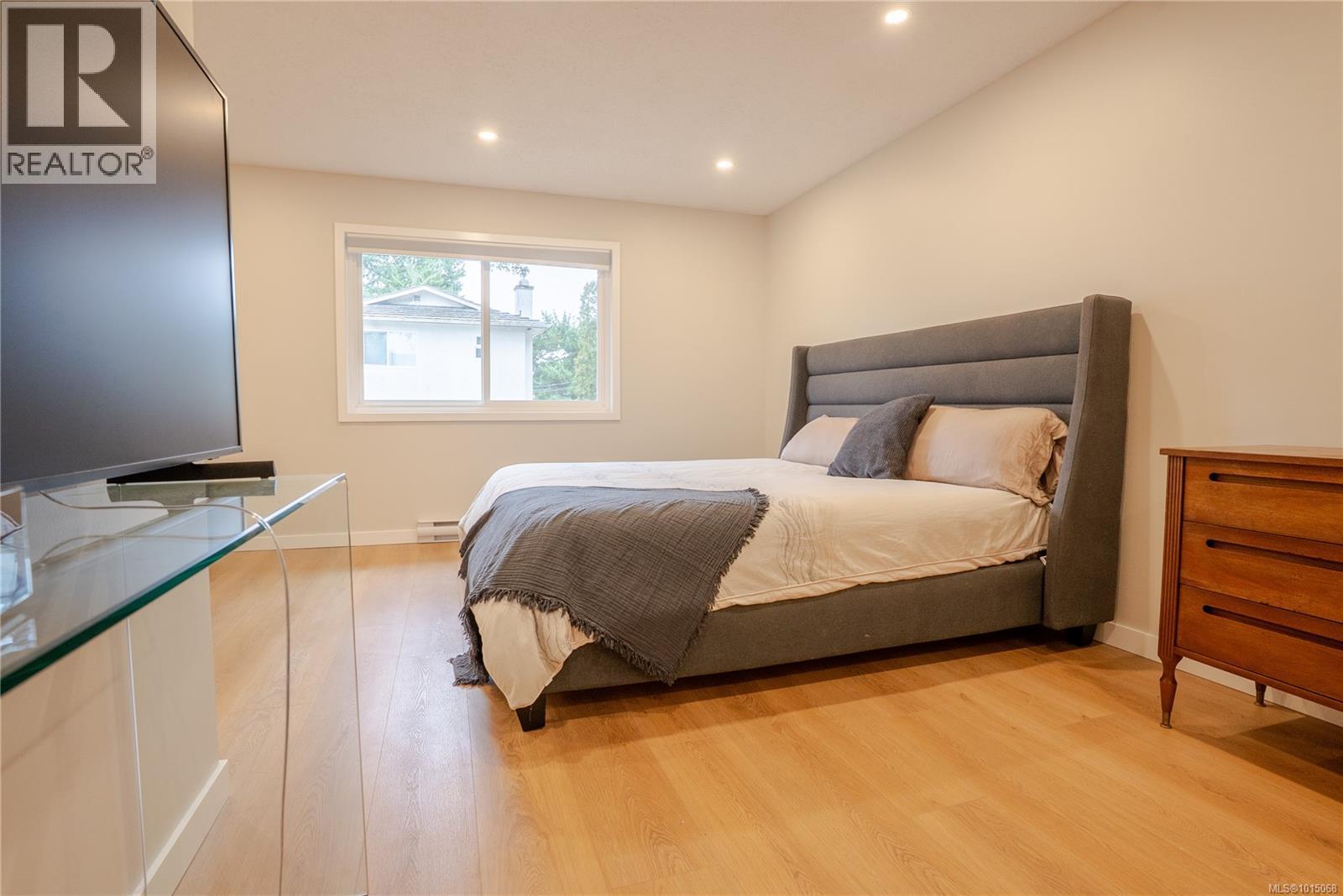 3909 Blenkinsop Rd, Saanich, British Columbia  V8P 3P2 - Photo 25 - 1015068
