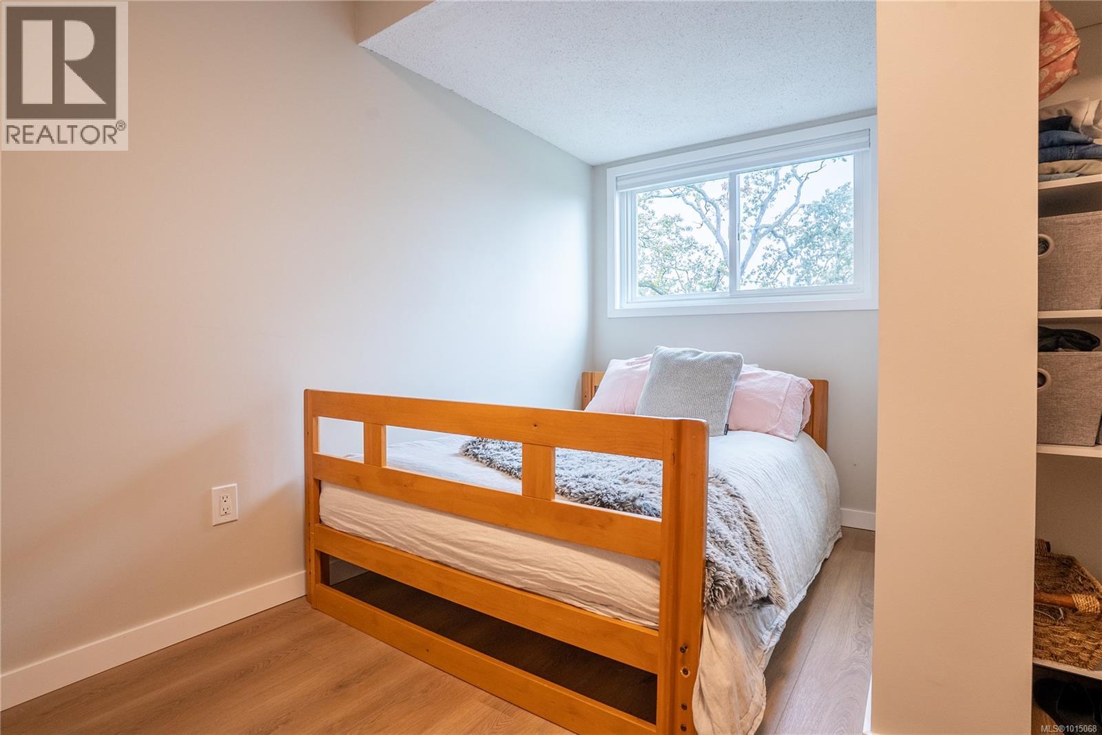 3909 Blenkinsop Rd, Saanich, British Columbia  V8P 3P2 - Photo 35 - 1015068