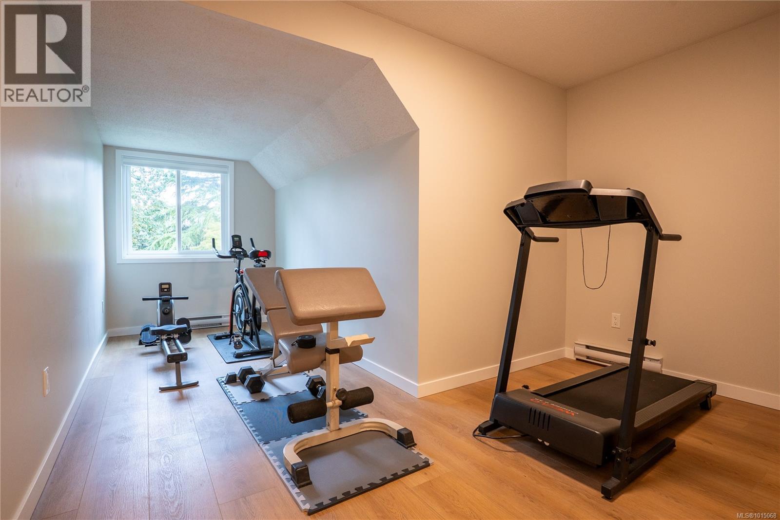3909 Blenkinsop Rd, Saanich, British Columbia  V8P 3P2 - Photo 38 - 1015068