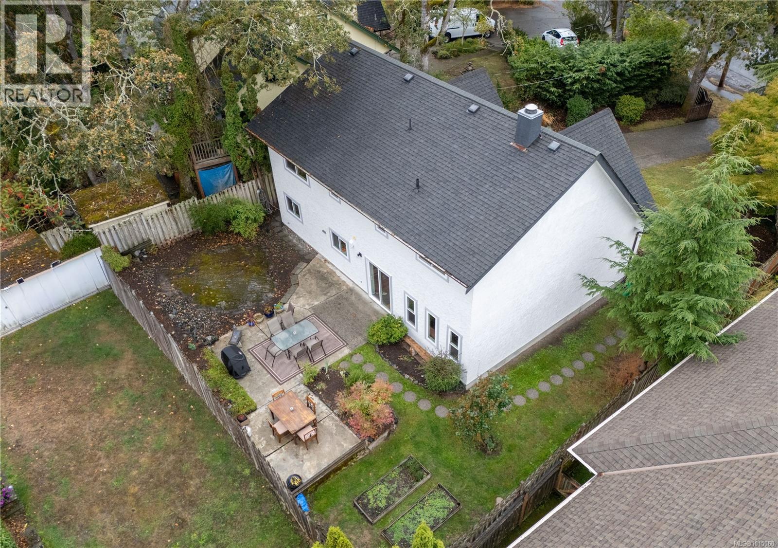 3909 Blenkinsop Rd, Saanich, British Columbia  V8P 3P2 - Photo 53 - 1015068