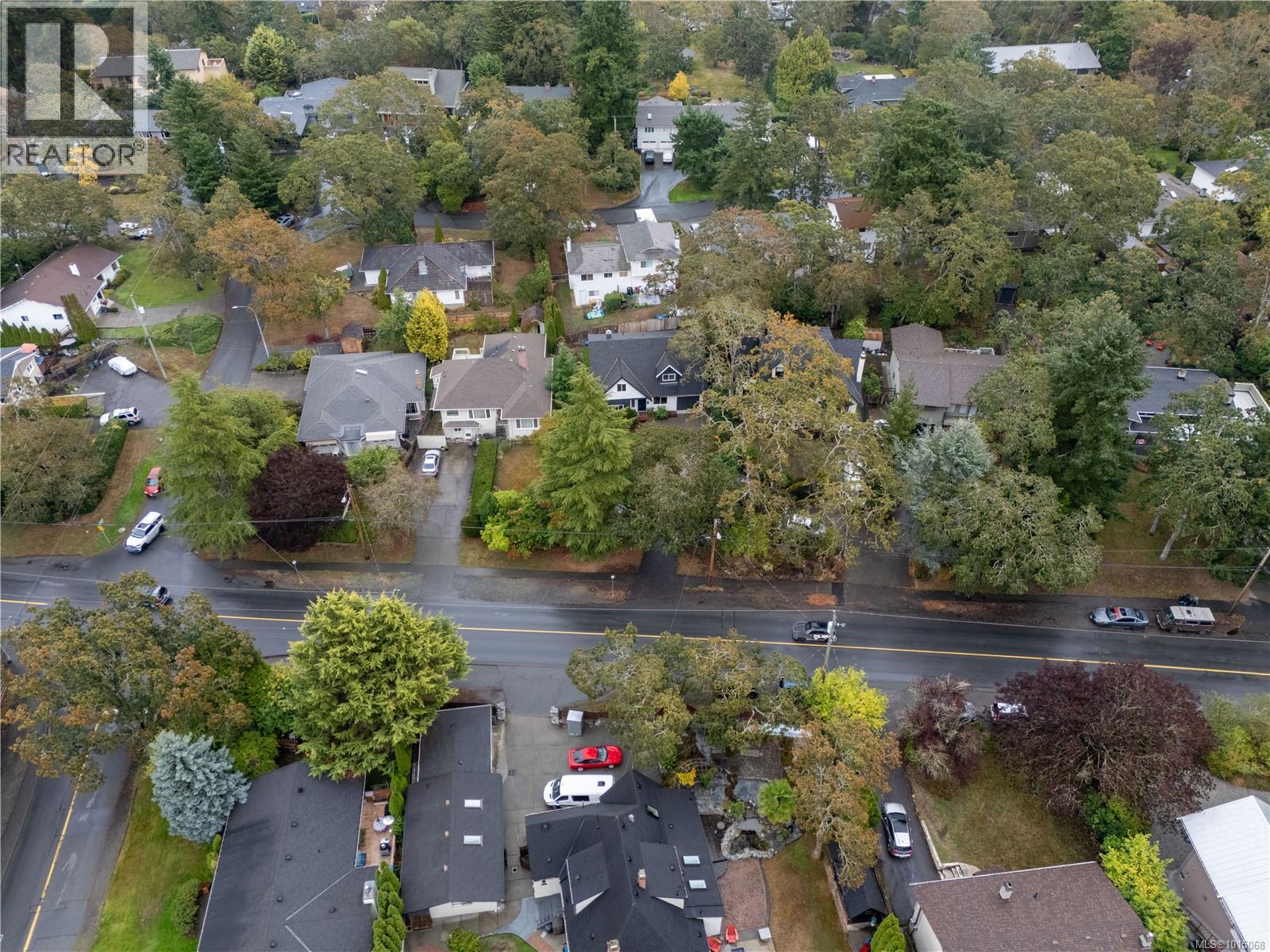 3909 Blenkinsop Rd, Saanich, British Columbia  V8P 3P2 - Photo 57 - 1015068