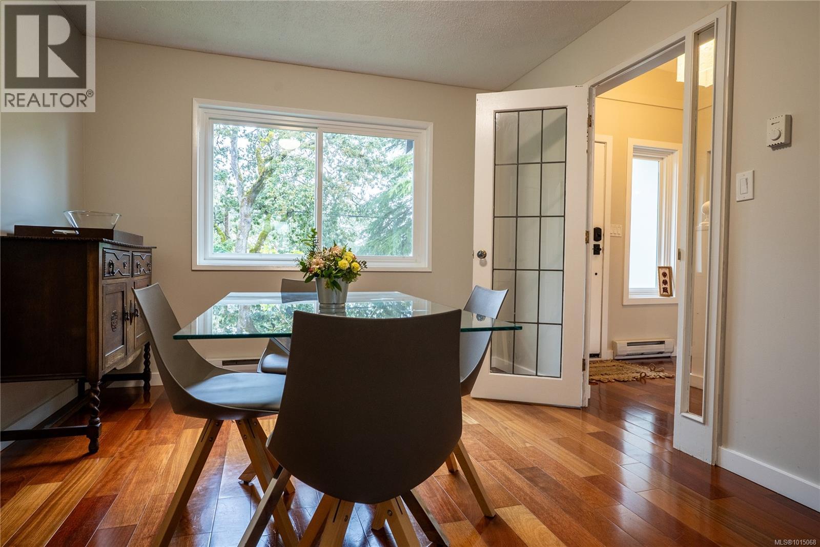3909 Blenkinsop Rd, Saanich, British Columbia  V8P 3P2 - Photo 8 - 1015068