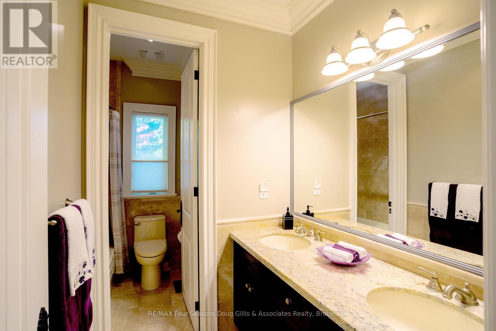 150 Rankins Crescent, Blue Mountains, Ontario  N0H 2P0 - Photo 36 - X12449359