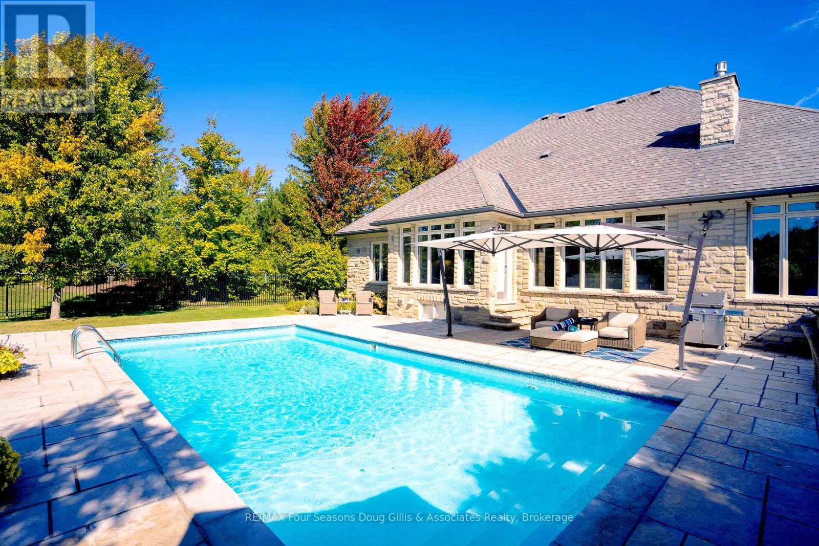 150 Rankins Crescent, Blue Mountains, Ontario  N0H 2P0 - Photo 44 - X12449359