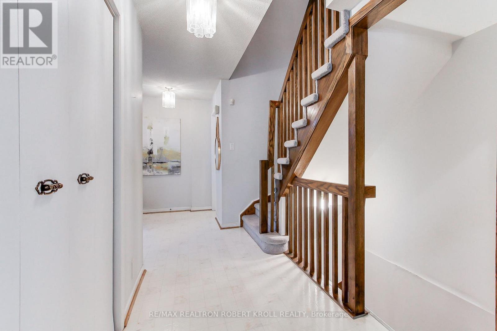 136 Stillwater Crescent, Toronto (Westminster-Branson), Ontario  M2R 3S2 - Photo 4 - C12449240