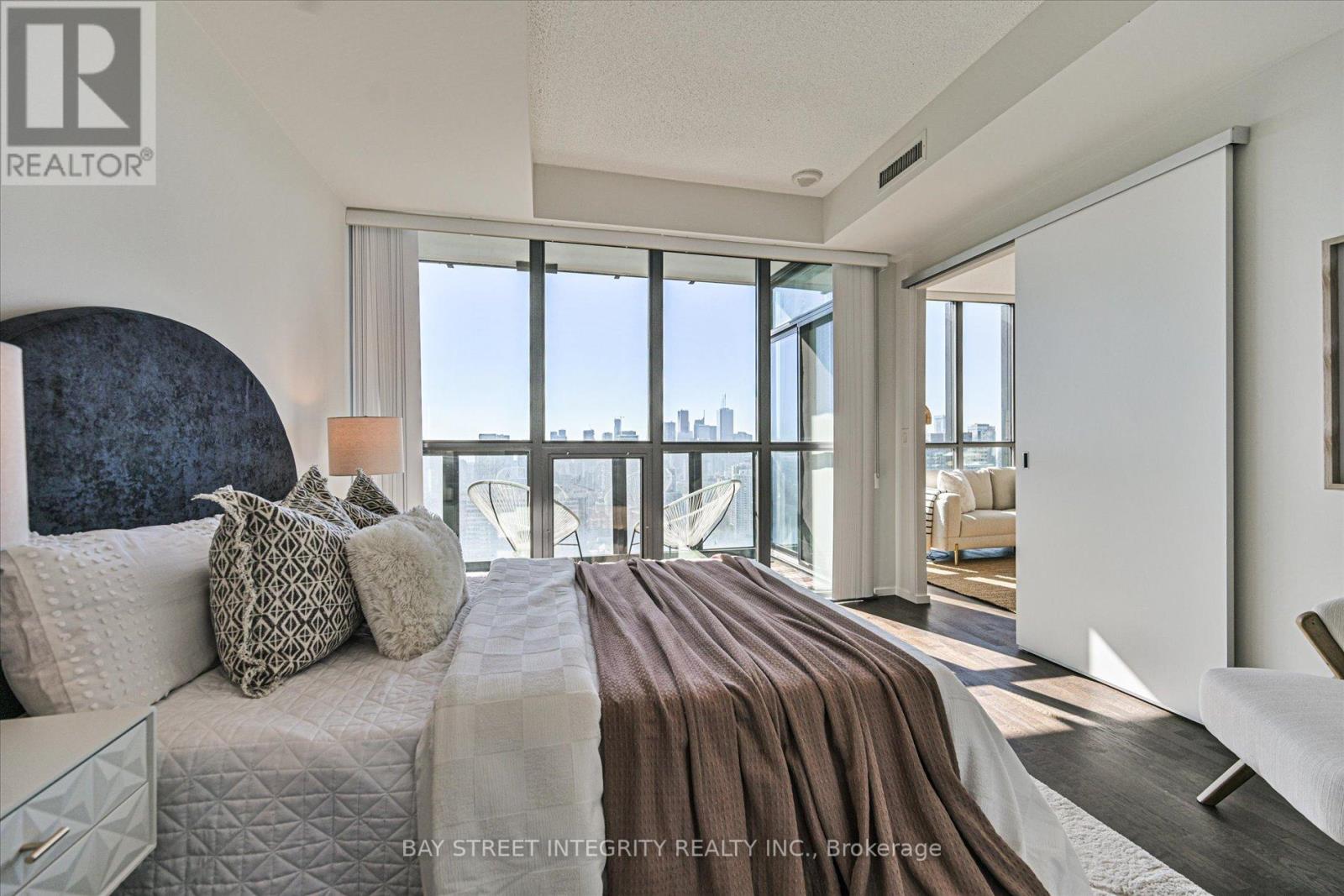 3203 - 101 Charles Street E, Toronto, Ontario  M4Y 0A9 - Photo 15 - C12449241