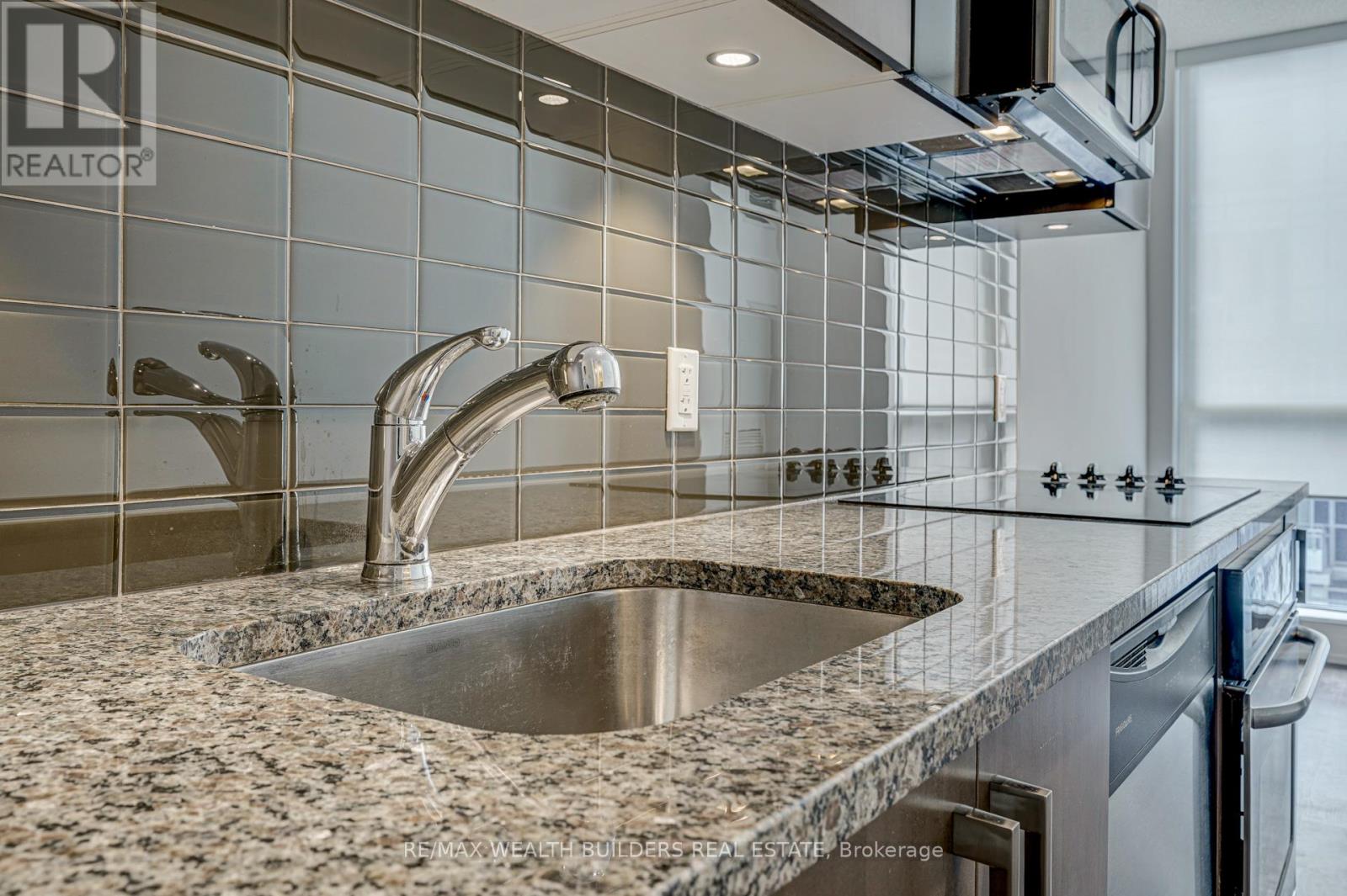 625 - 98 Lillian Street, Toronto, Ontario  M4S 0A5 - Photo 12 - C12449251