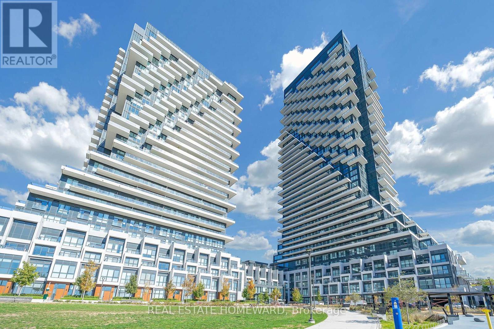 2039 - 20 Inn On The Park Drive, Toronto (Banbury-Don Mills), Ontario  M3C 0P8 - Photo 1 - C12449268