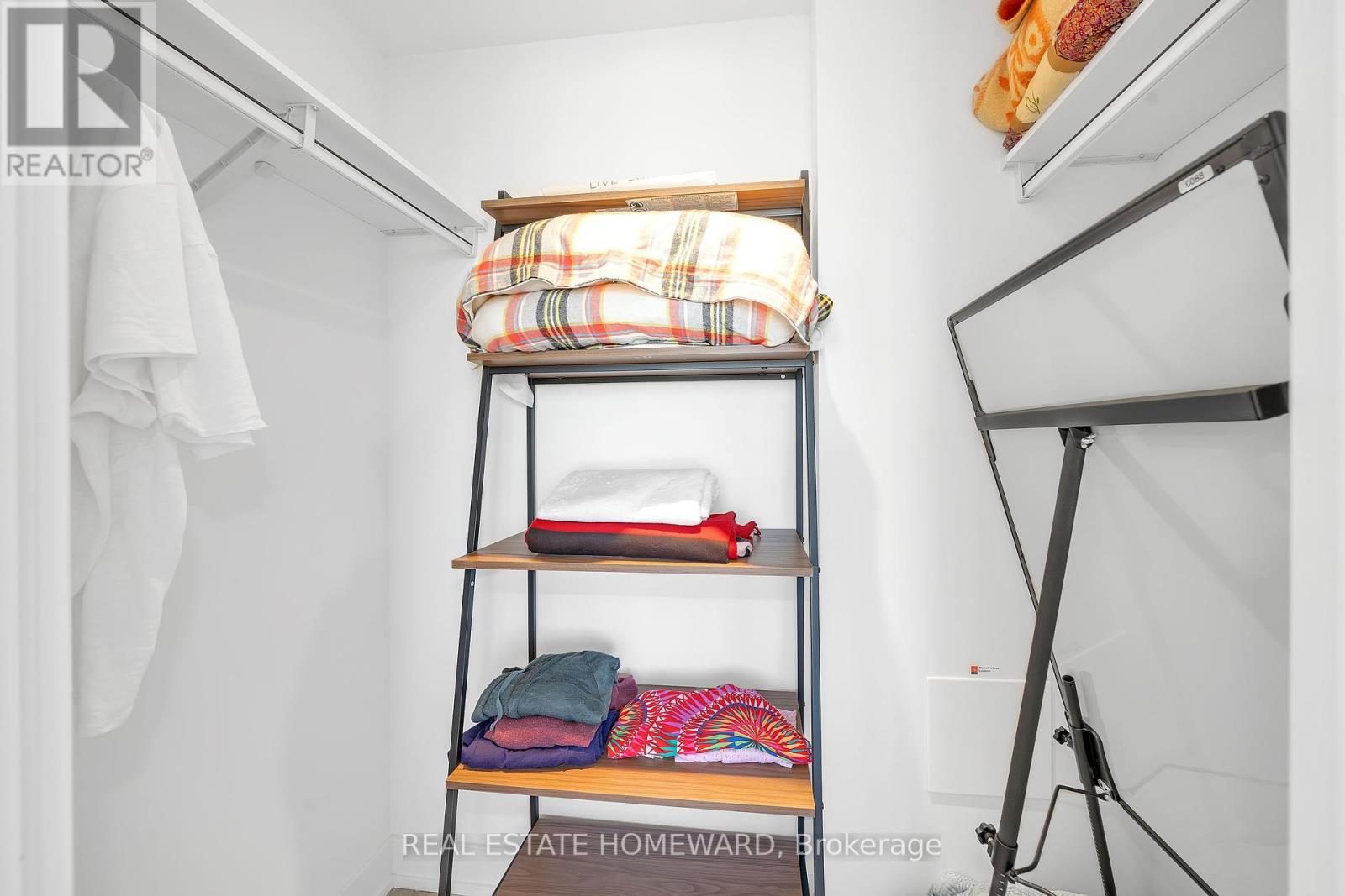 2039 - 20 Inn On The Park Drive, Toronto (Banbury-Don Mills), Ontario  M3C 0P8 - Photo 17 - C12449268