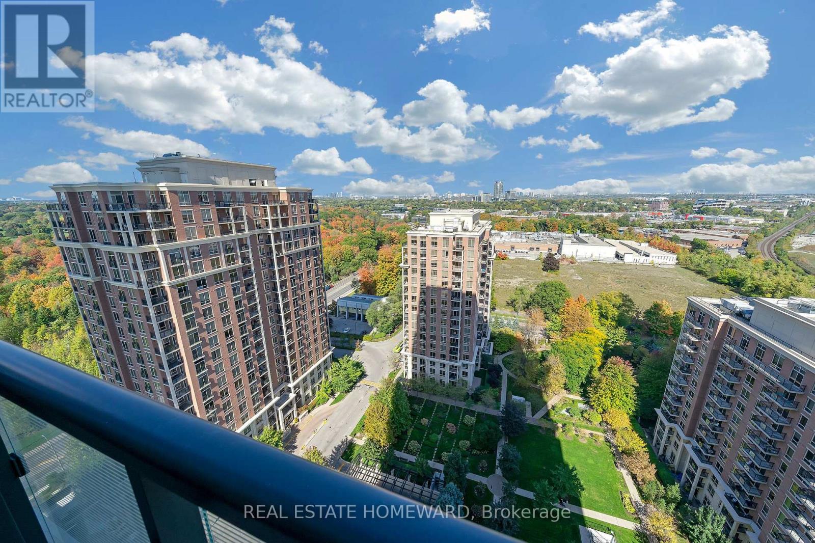 2039 - 20 Inn On The Park Drive, Toronto (Banbury-Don Mills), Ontario  M3C 0P8 - Photo 22 - C12449268