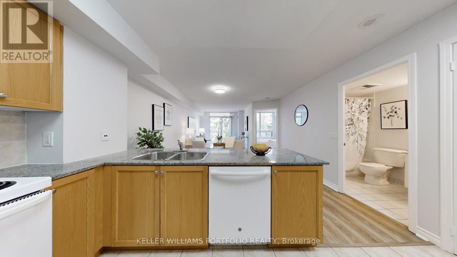 206 - 1730 Eglinton Avenue E, Toronto (Victoria Village), Ontario  M4A 2X9 - Photo 12 - C12449273