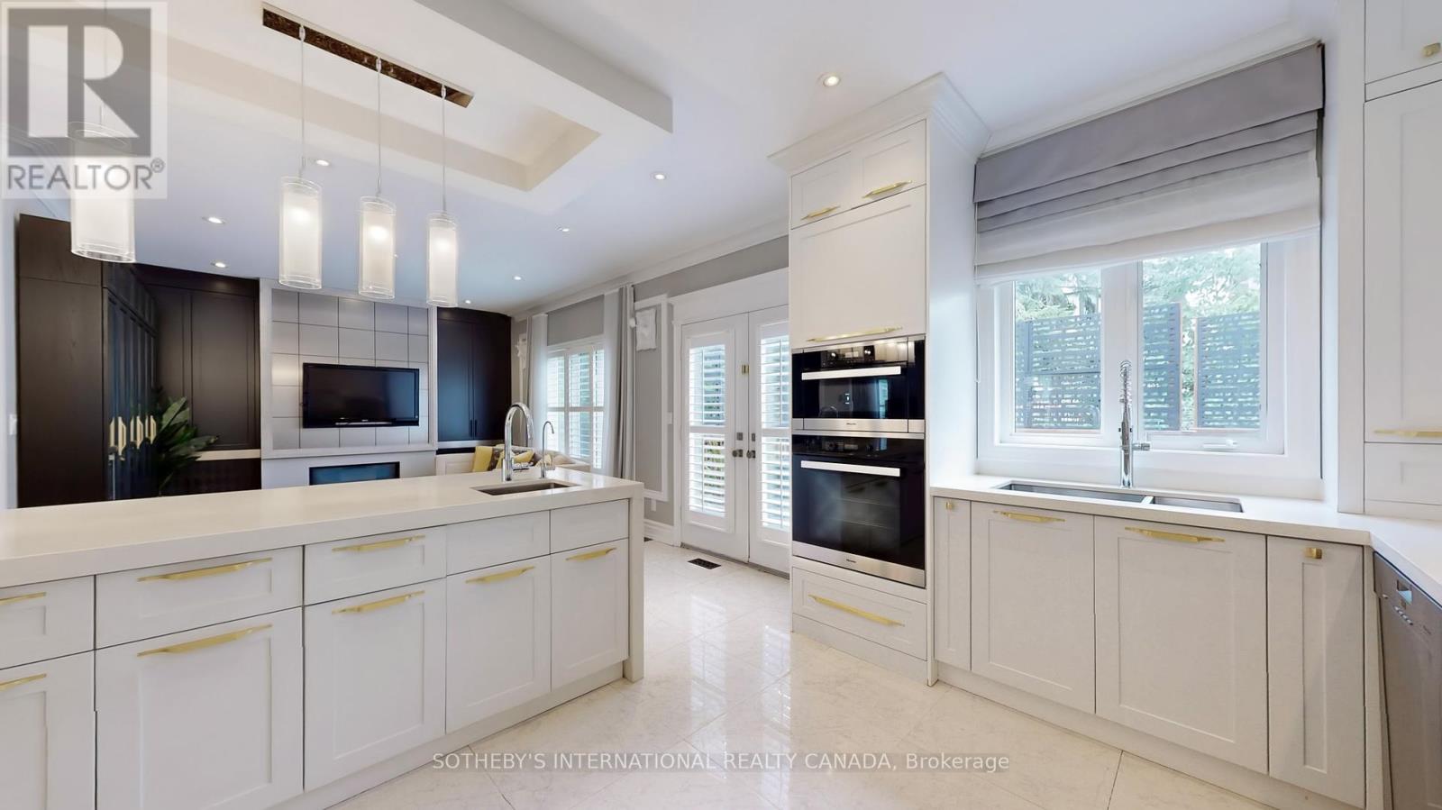 567 Melrose Avenue, Toronto, Ontario  M5M 2A4 - Photo 10 - C12449330