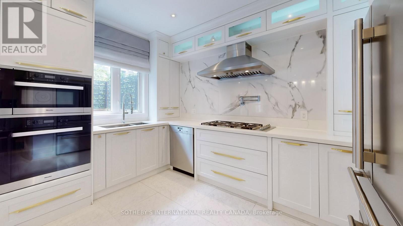 567 Melrose Avenue, Toronto, Ontario  M5M 2A4 - Photo 11 - C12449330