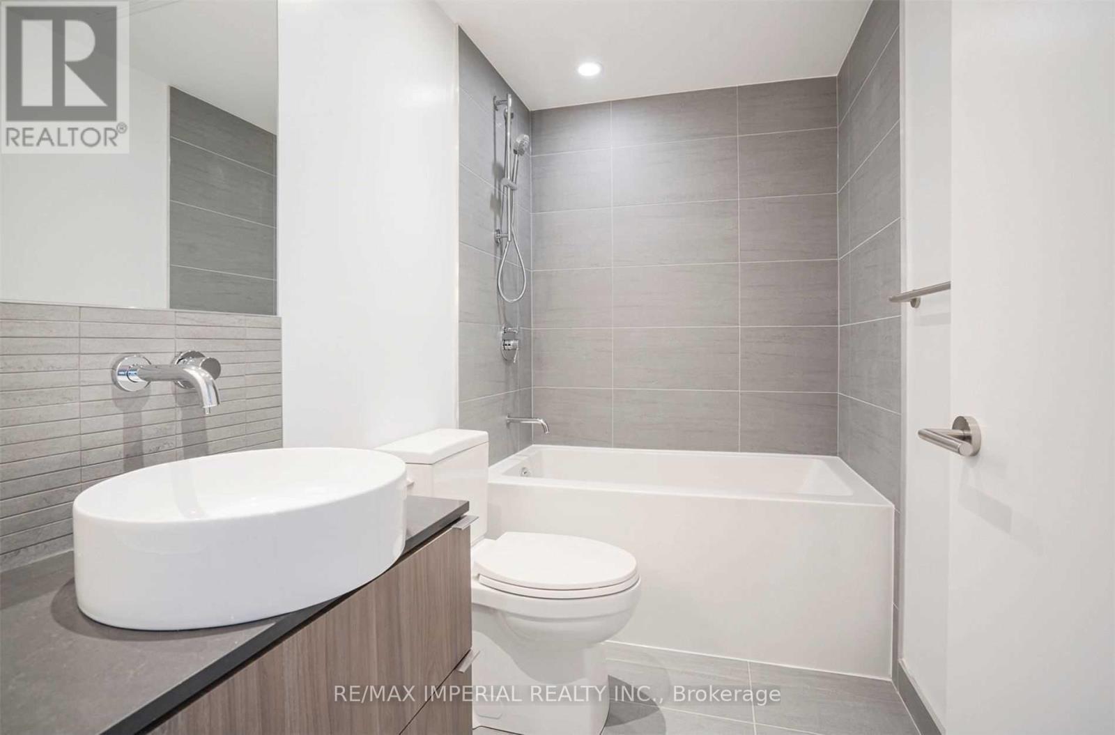 3711 - 161 Roehampton Avenue W, Toronto, Ontario  M4P 0C8 - Photo 12 - C12449340