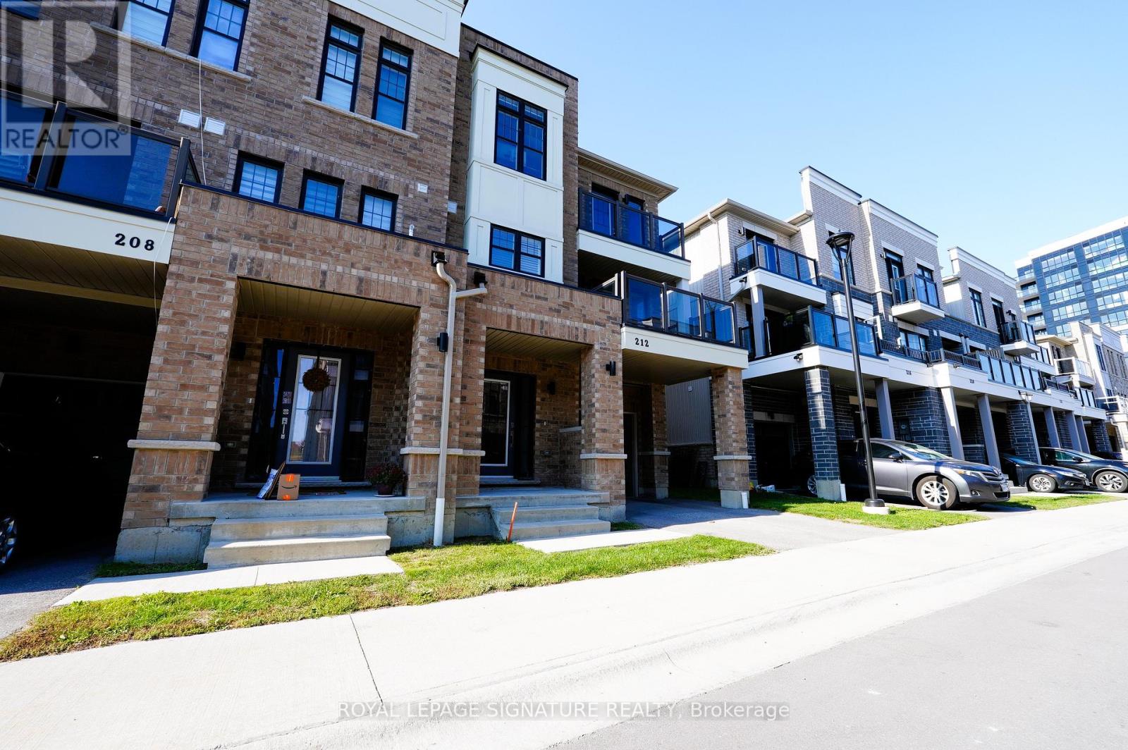 212 Lord Elgin Lane, Clarington (Bowmanville), Ontario  L1C 7E8 - Photo 2 - E12449324