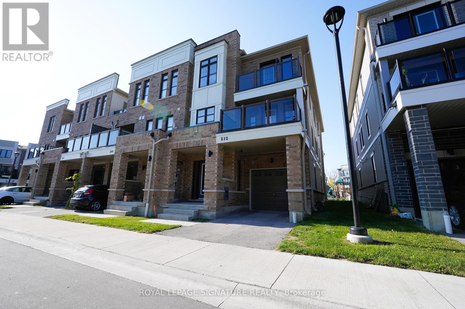 212 Lord Elgin Lane, Clarington (Bowmanville), Ontario  L1C 7E8 - Photo 3 - E12449324