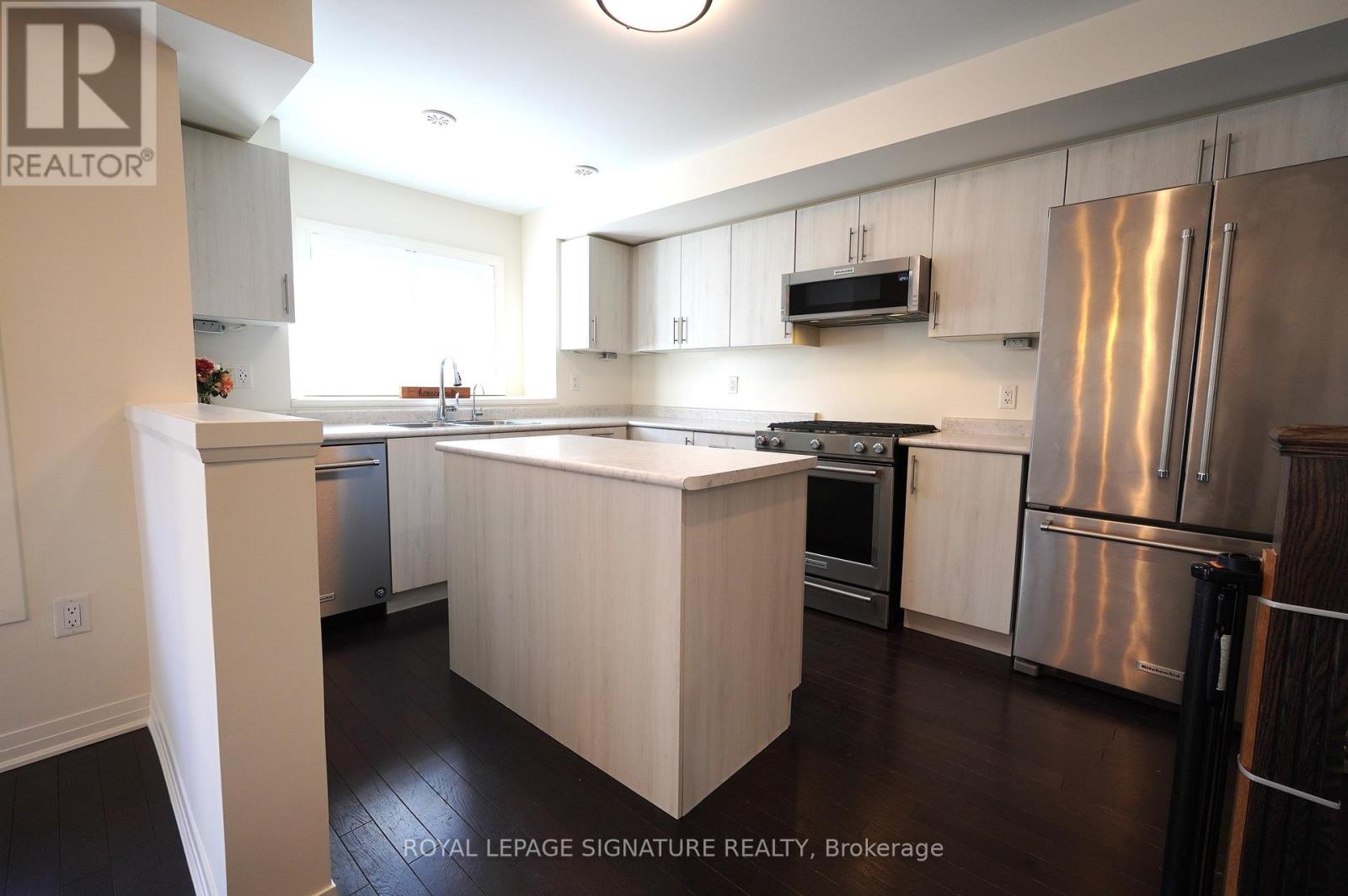 212 Lord Elgin Lane, Clarington (Bowmanville), Ontario  L1C 7E8 - Photo 7 - E12449324