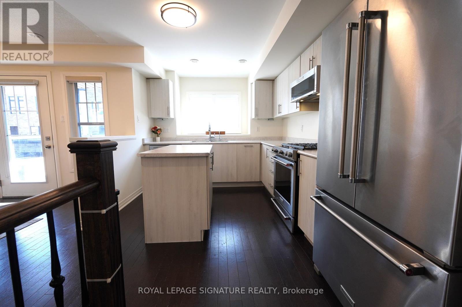 212 Lord Elgin Lane, Clarington (Bowmanville), Ontario  L1C 7E8 - Photo 8 - E12449324