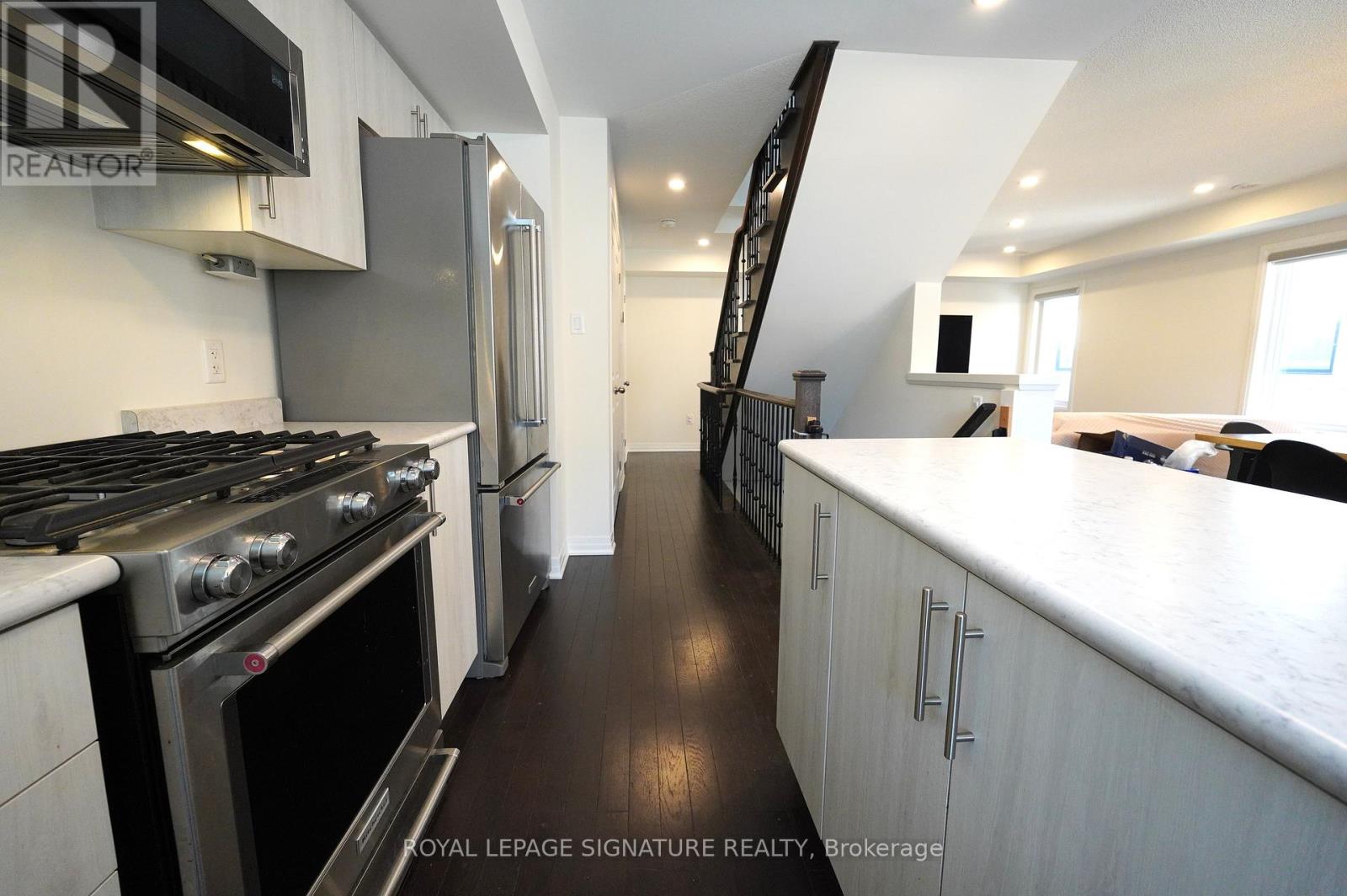 212 Lord Elgin Lane, Clarington (Bowmanville), Ontario  L1C 7E8 - Photo 9 - E12449324