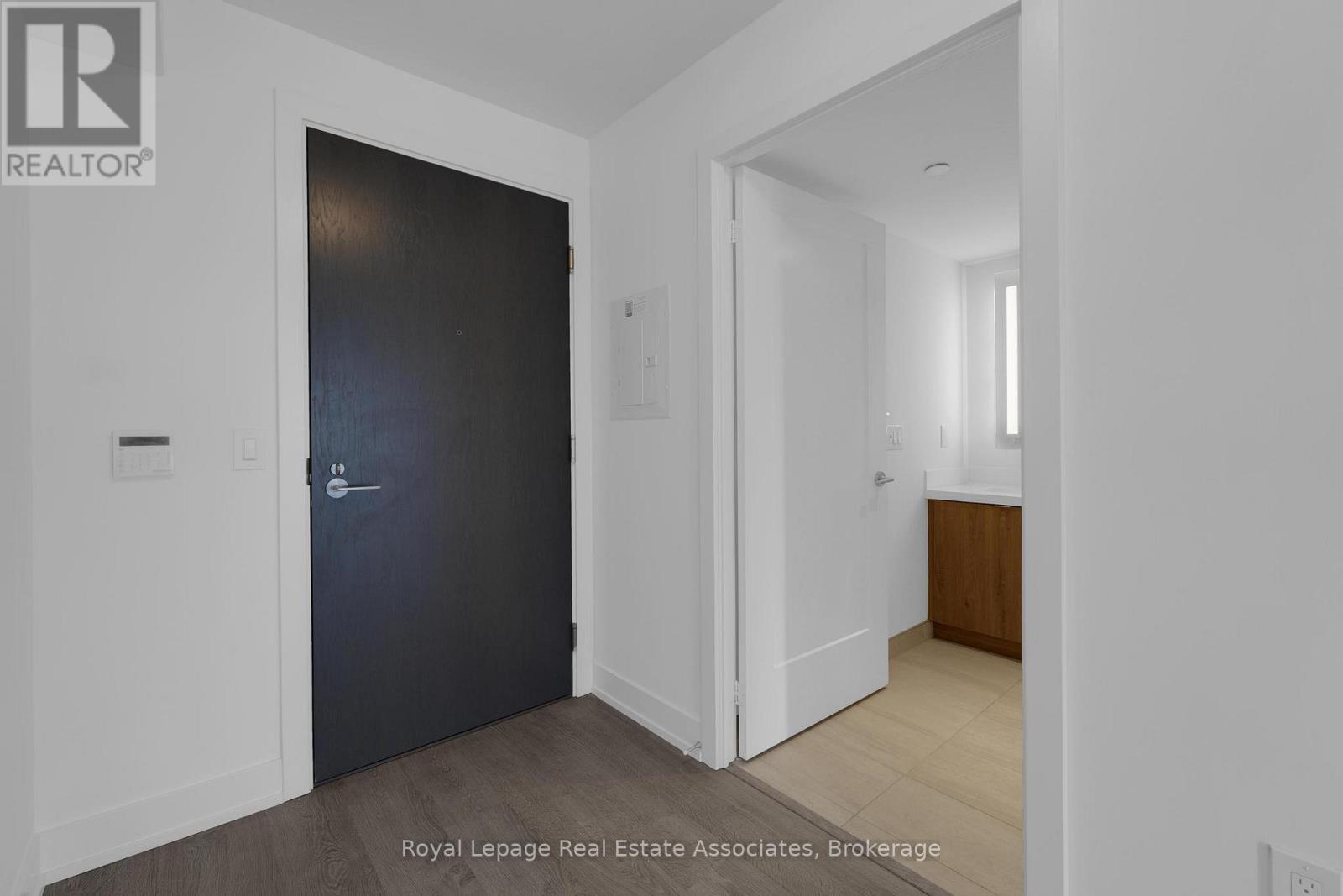 2830 - 5 Mabelle Avenue, Toronto, Ontario  M9A 0C8 - Photo 13 - W12420037