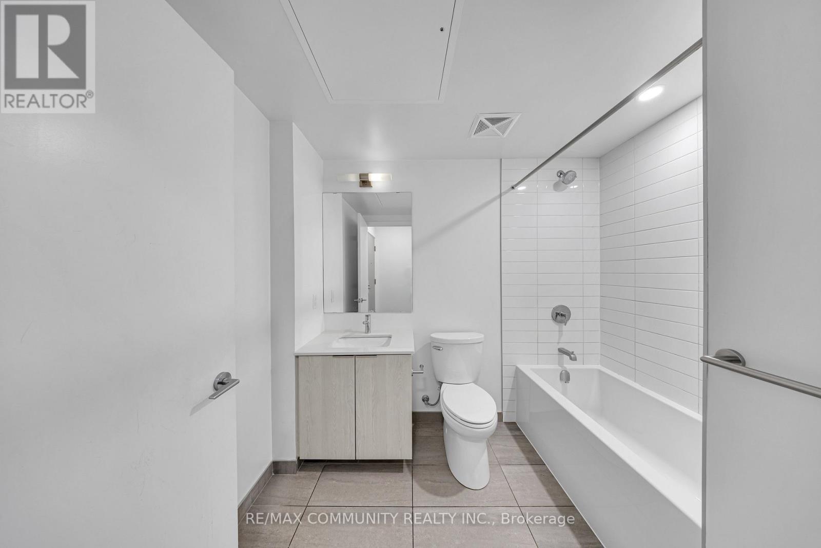 3609 - 357 King Street W, Toronto, Ontario  M5V 0S7 - Photo 4 - C12443253