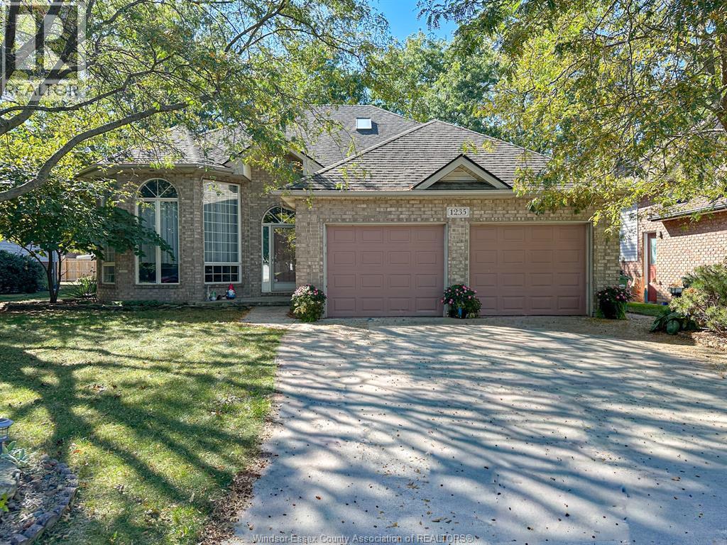 MLS# 25025386: 1235 MINTO, LaSalle, Canada