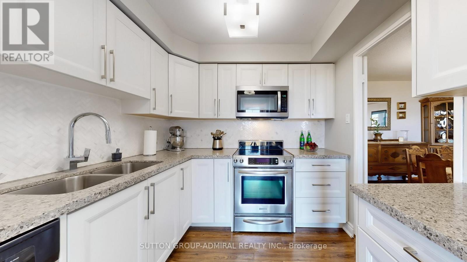 917 - 30 Harding Boulevard W, Richmond Hill, Ontario  L4C 9M3 - Photo 16 - N12449265